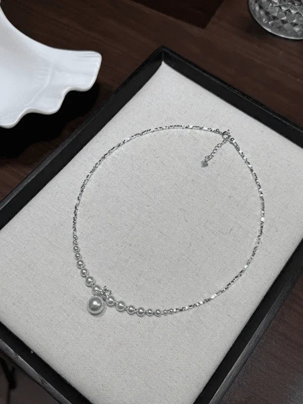 Collar de textura de plata machacada con perla sintética de plata 999
