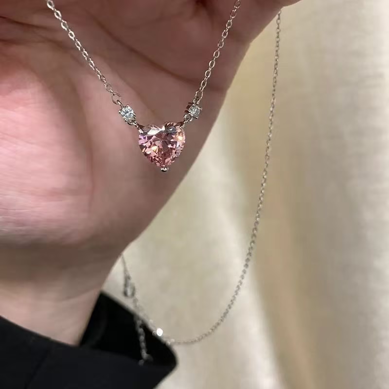 Collar de Corazón de Circón Rosa de Acero de Titanio