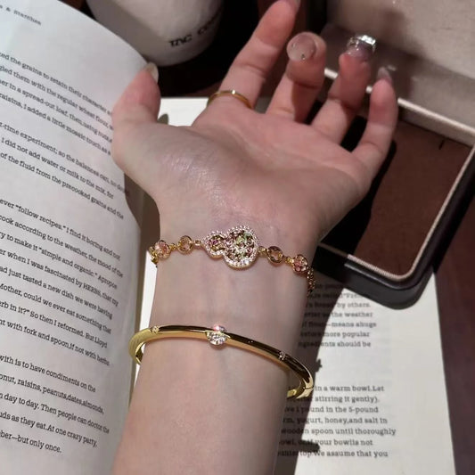 Pulsera de eslabones de gemas florales