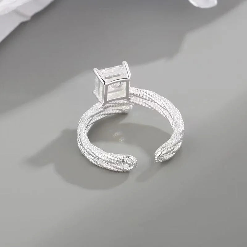 Bague Tissée en Cristal Carré