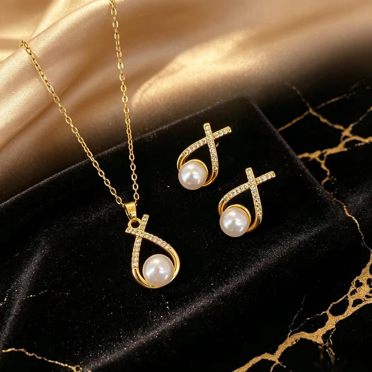 Serene Pearl Set