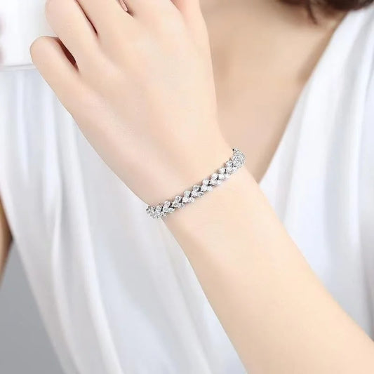 Pulsera romana con diamantes incrustados de estilo lujo ligero