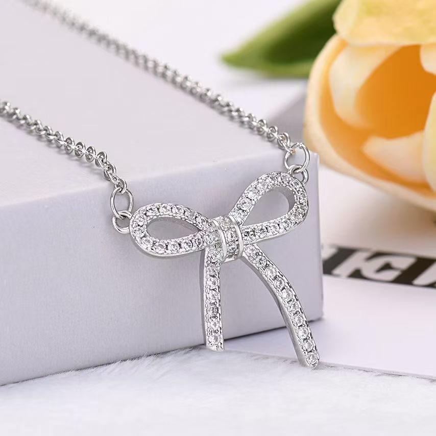 Collar de lazo de plata de ley 925 con diamantes completos