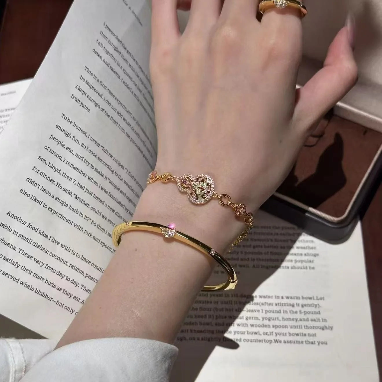 Bracelet en gemmes florales