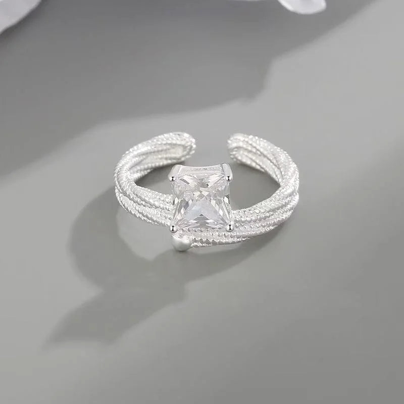 Bague Tissée en Cristal Carré