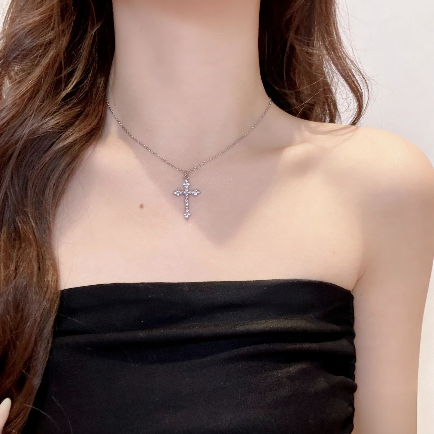 Collar de cruz de circonita de plata de ley 925