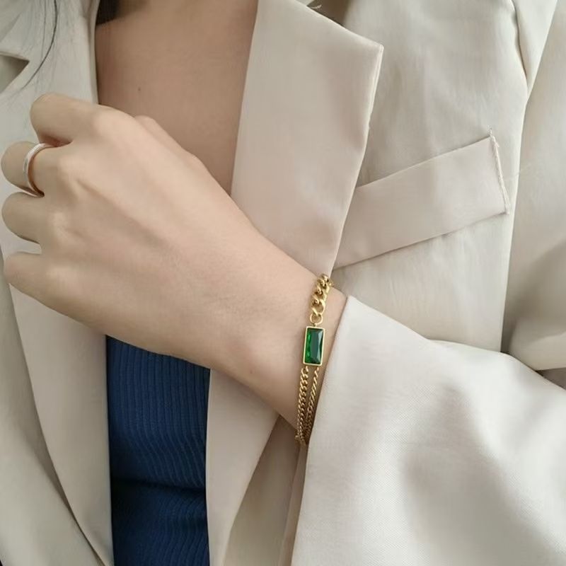 Pulsera de moda de acero titanio en verde esmeralda