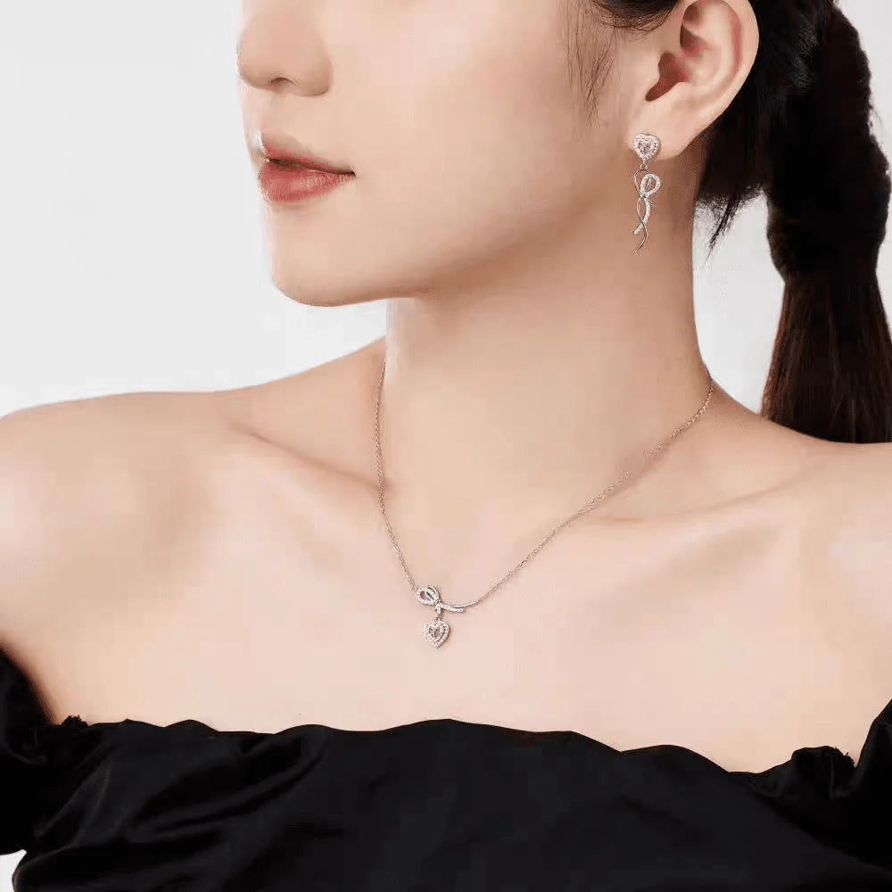 Collar de Plata Esterlina 925 con Circones Corazón Rosa y Lazo